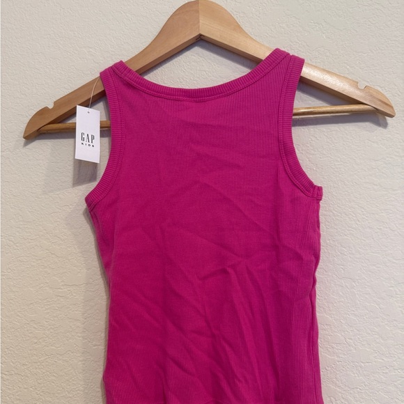 GAP Fuchsia Ribbed Tank Top - Picture 2 of 3